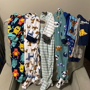 Carter’s 2T footed and pant pajamas